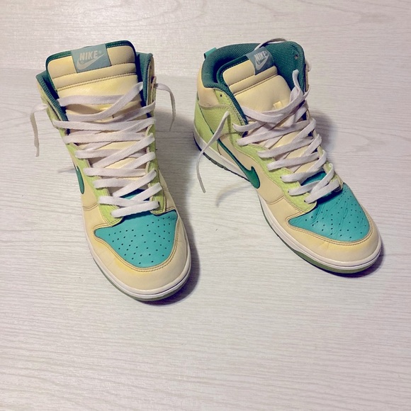 Sure rare Nike dunks glow in dark - Picture 4 of 8